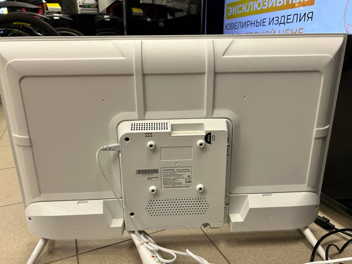 LED Телевизор Sunwind LED32XB211