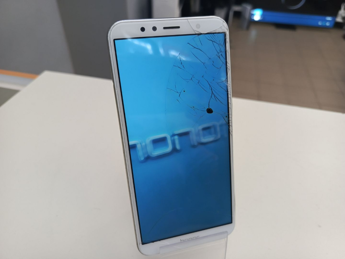 Смартфон Honor 7C 3/32