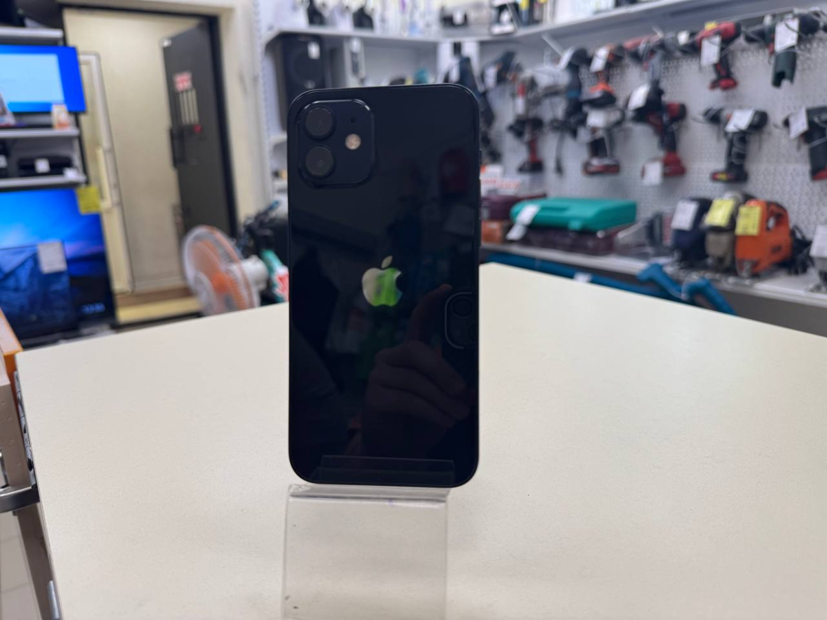 Смартфон Apple iPhone 12 64Gb