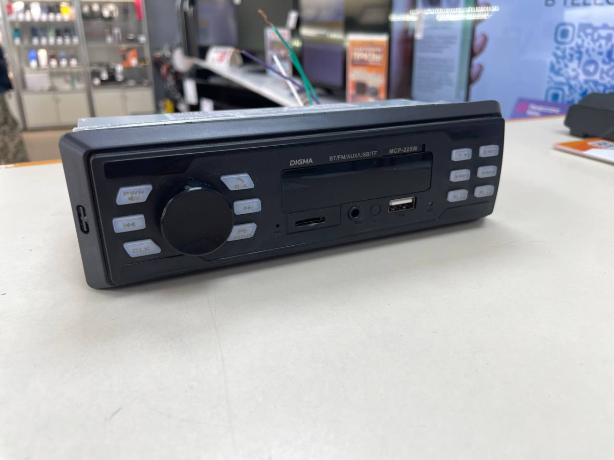 Автомагнитола Digma MCP-225W