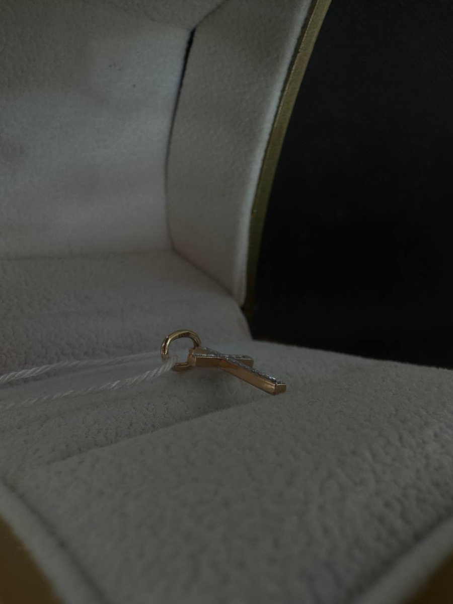 ПОДККИ585 ПОДВЕСКА КРЕСТ С КАМНЯМИ (Au 585)