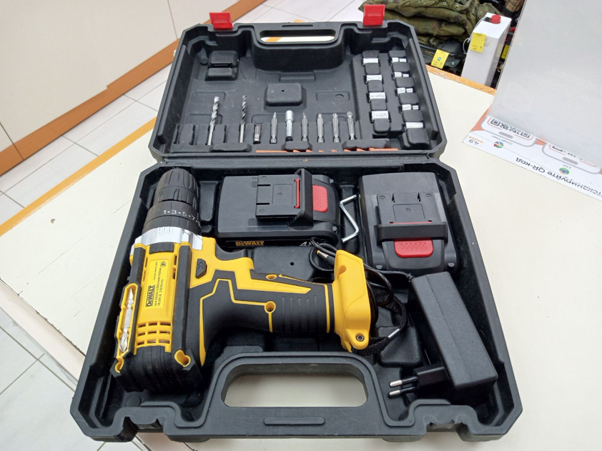 Шуруповерт Dewalt 48V