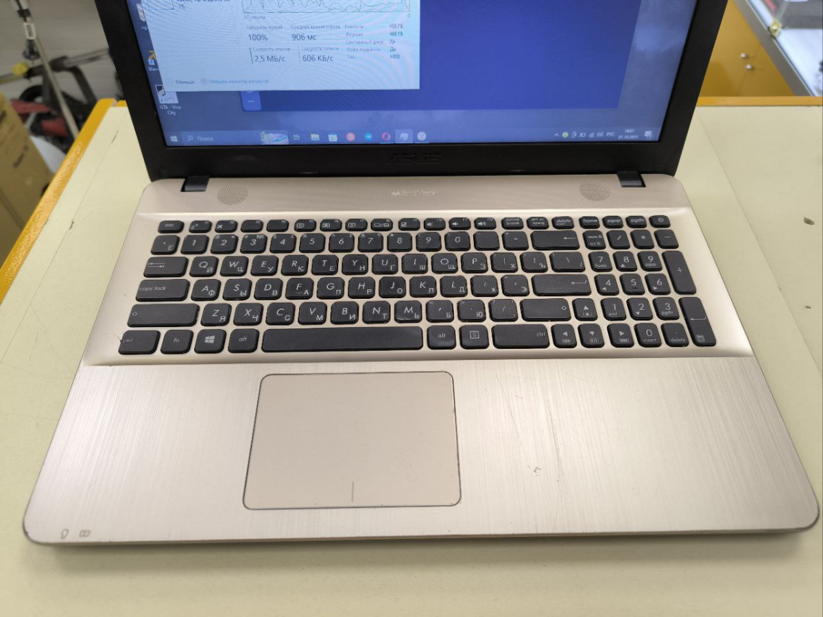 Ноутбук ASUS; Celeron N3350, Intel HD Graphics 500, 4 Гб, Нет, 500 Гб