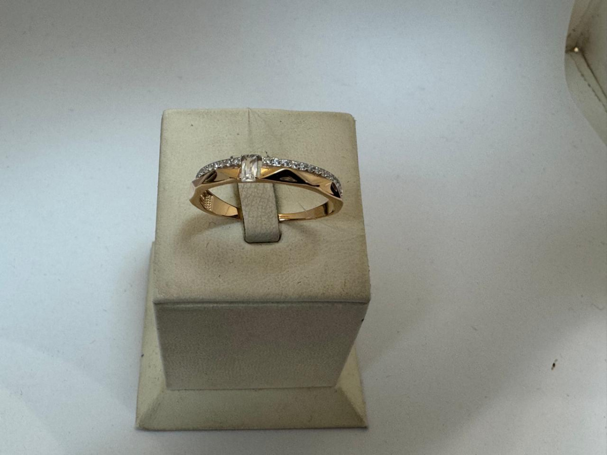 КОЛЬЦО С КАМНЯМИ (Au 585)