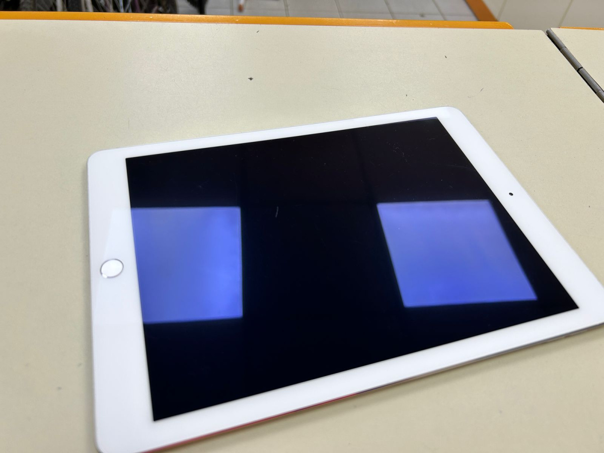 Планшет Apple iPad Air 2 64 ГБ A1567 (Wi-Fi + Cellular)
