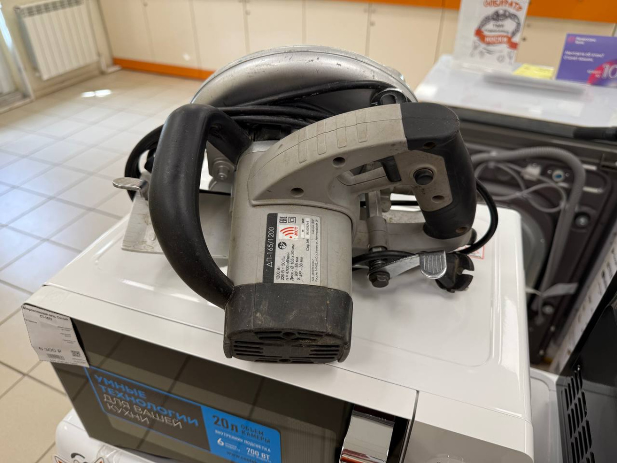 Дисковая пила Интерскол ДП-165/1200;