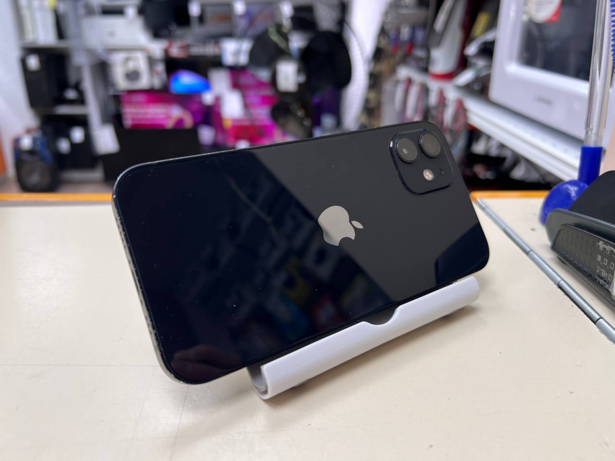 Смартфон Apple iPhone 12 64Gb