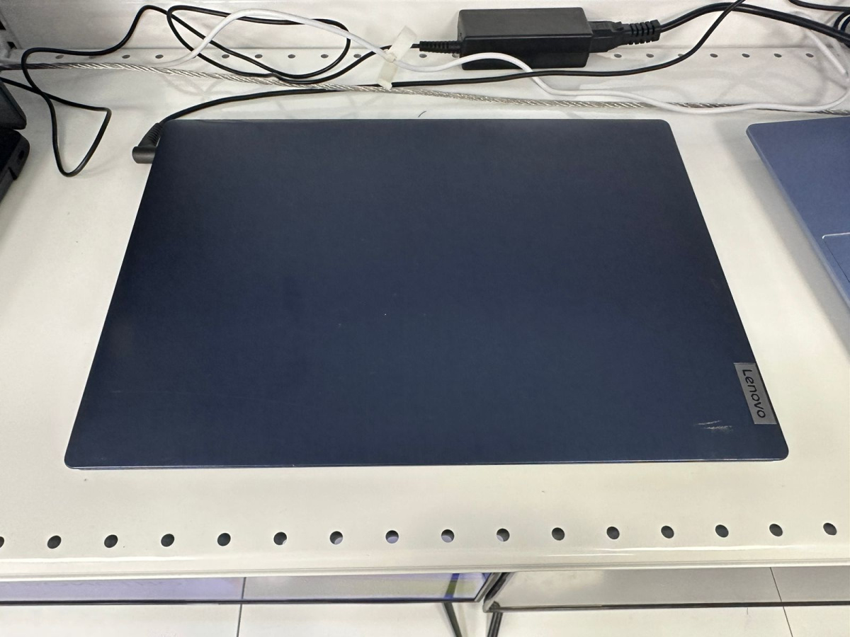 Ноутбук Lenovo; Ryzen 5 3500U, HD Graphics, 8 Гб, 256 Гб, Нет