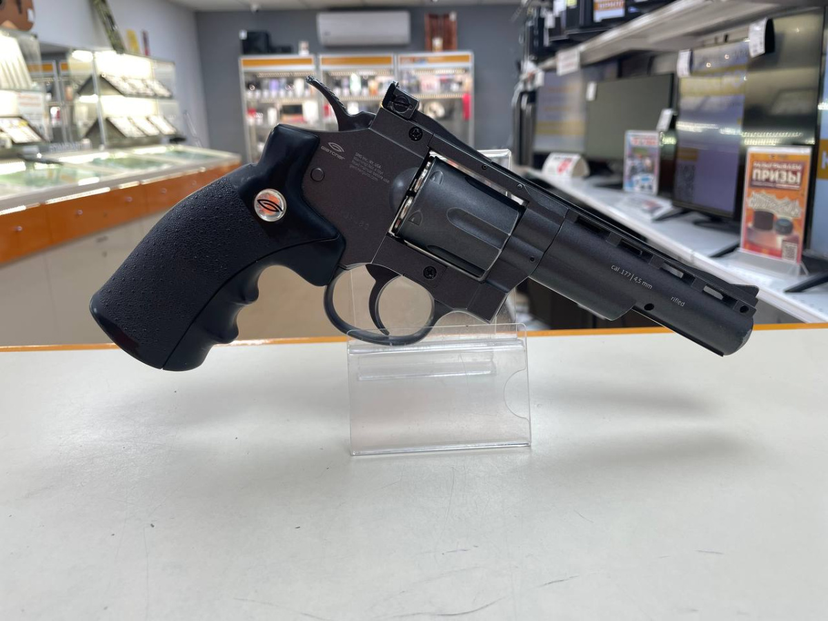 Пистолет пневматический Gletcher SW R4