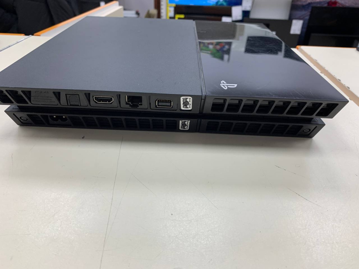 Игровая приставка PlayStation 4 FAT 500GB