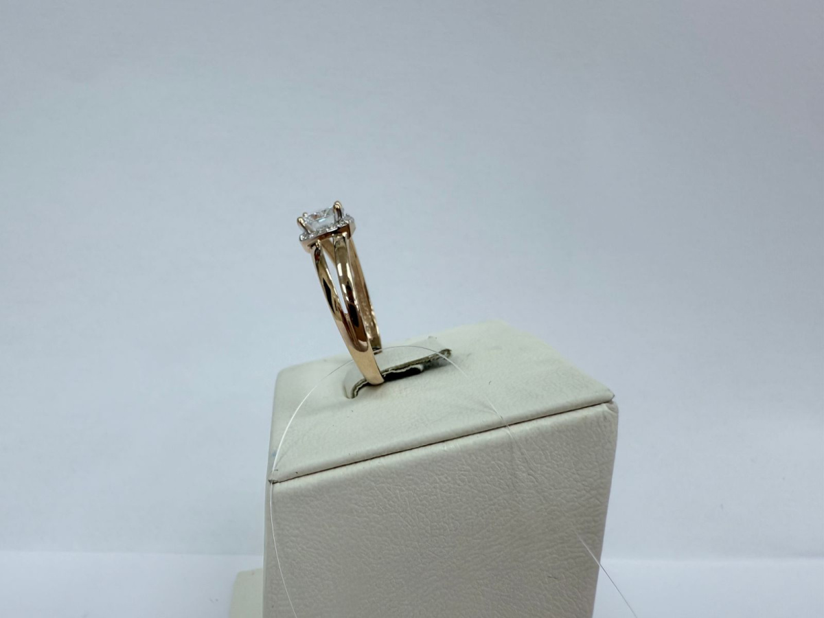 КОЛЬЦО С КАМНЯМИ (Au 585)