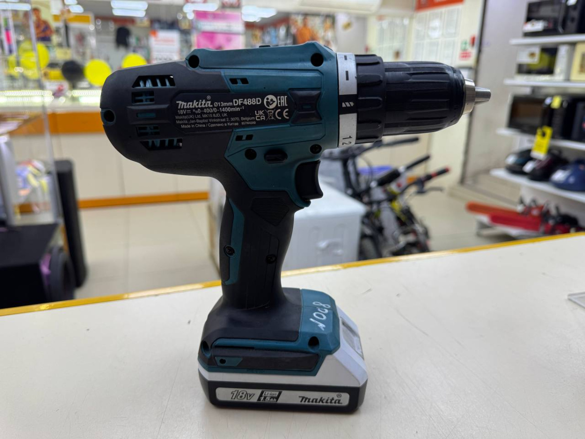 Шуруповерт Makita DF488D