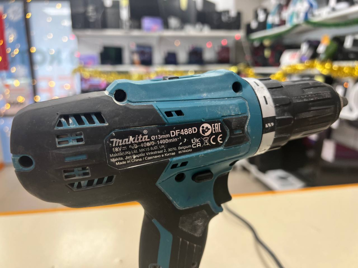 Шуруповерт Makita DF488D