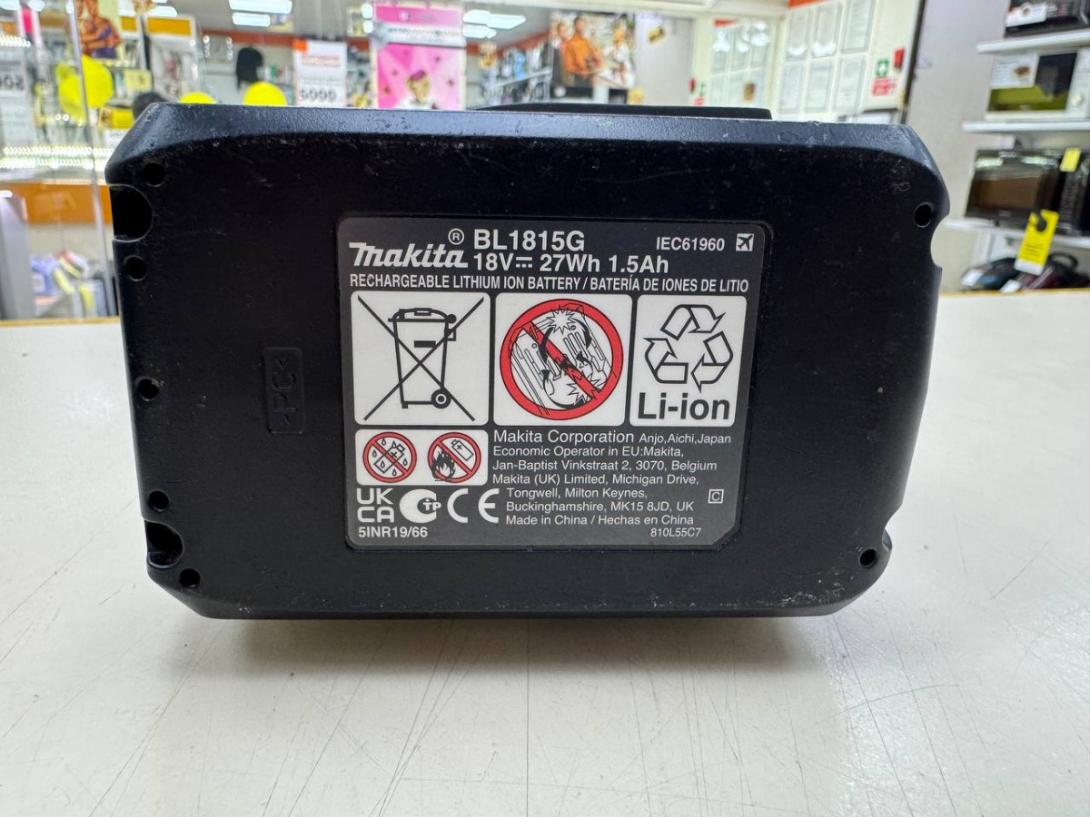 Шуруповерт Makita DF488D