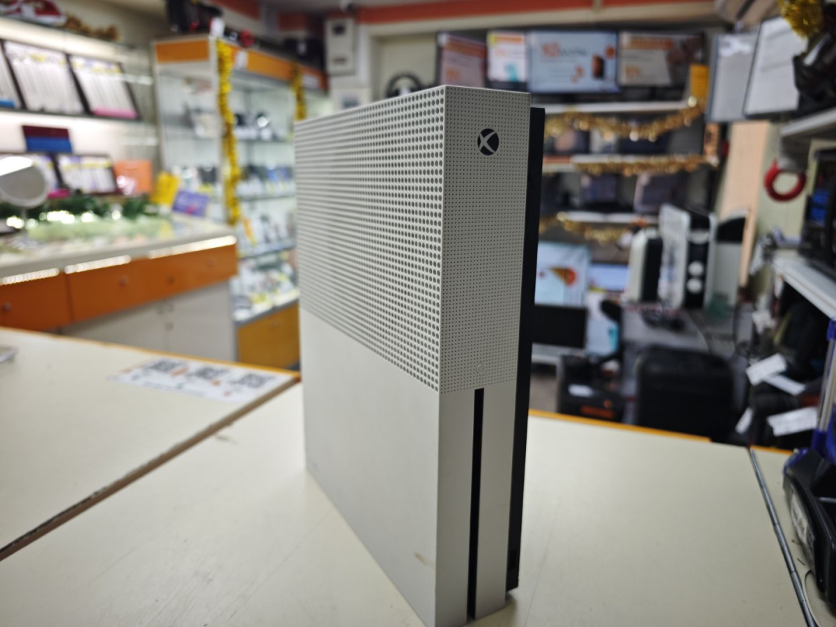 Игровая приставка Xbox One S 1TB