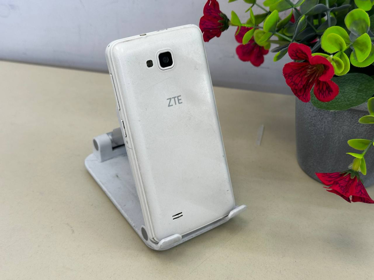 Смартфон ZTE T220
