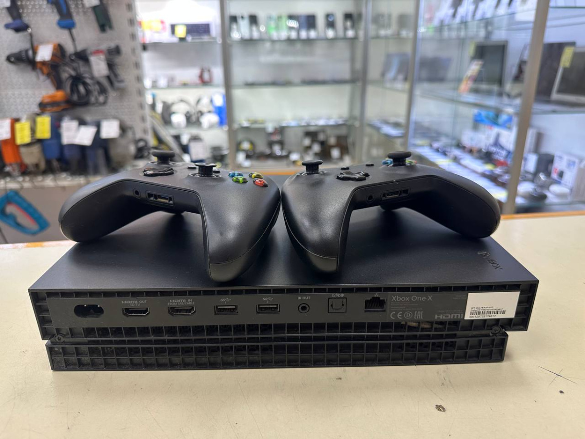 Игровая приставка Xbox One X 1Tb