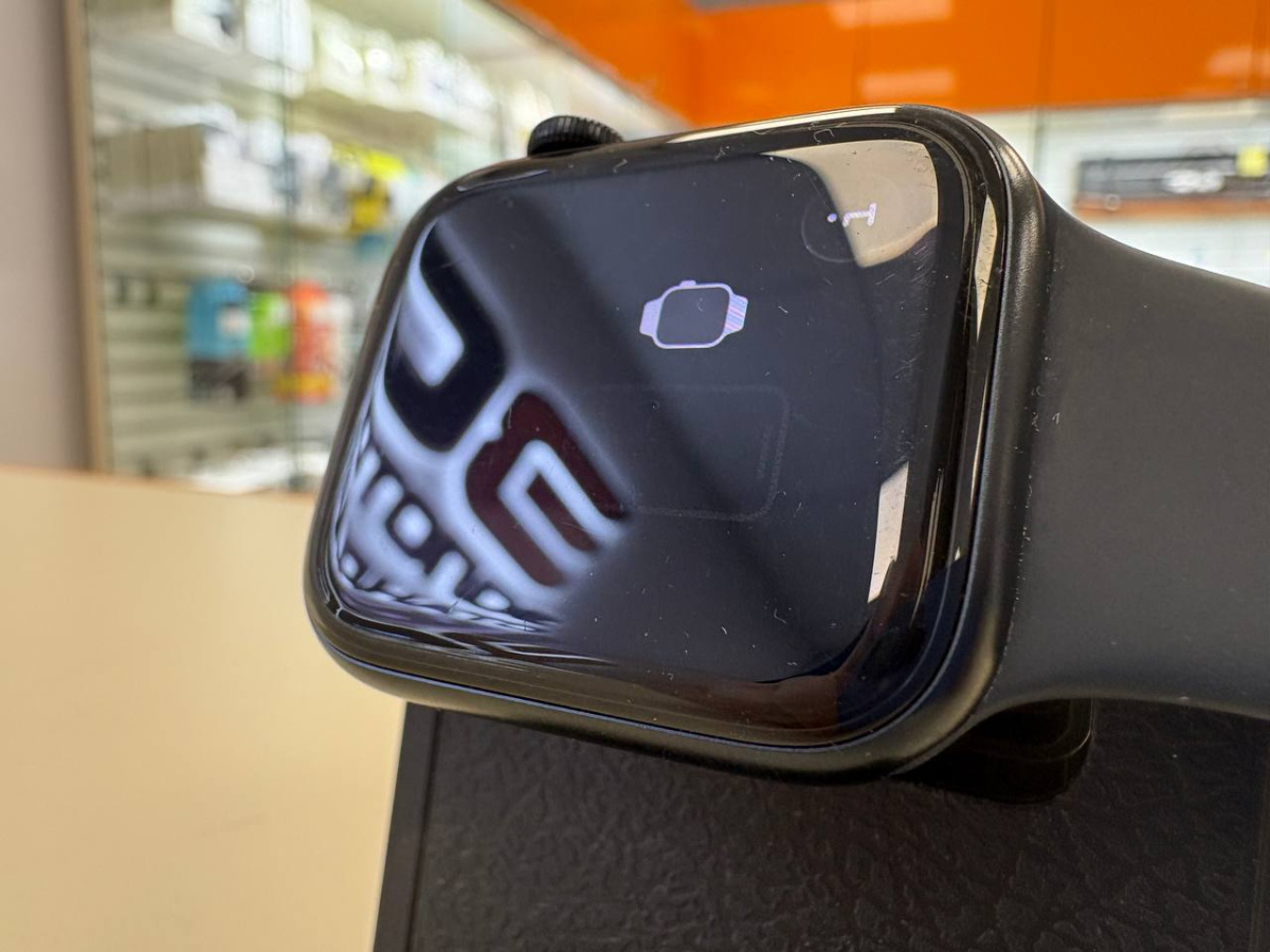 Смарт-часы Apple Watch SE 2020 44mm