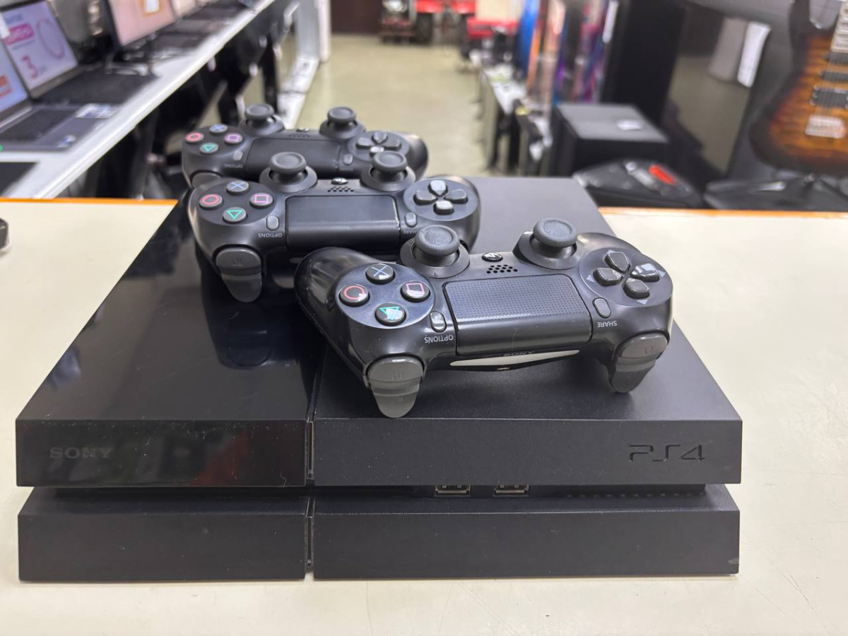 Игровая приставка PlayStation 4 FAT 500GB