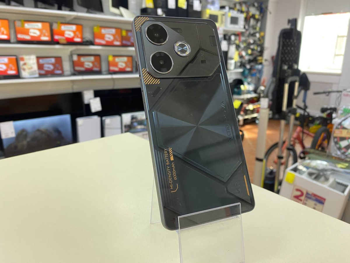 Смартфон Tecno Pova 6 8/256