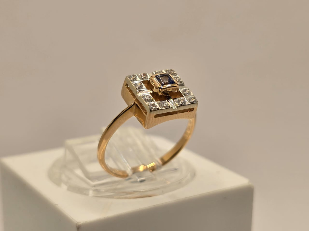 КОЛКМИ585 КОЛЬЦО С КАМНЯМИ (Au 585)