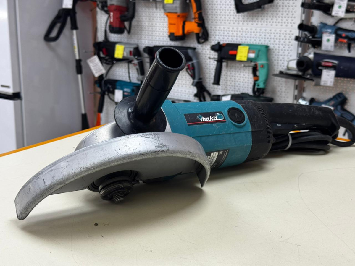 Угловая шлифмашина Makita 9069/230