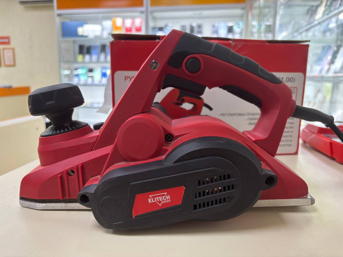 Электрорубанок Elitech P 82