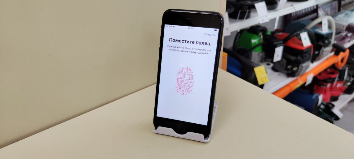 Смартфон Apple iPhone SE 2020 128Gb