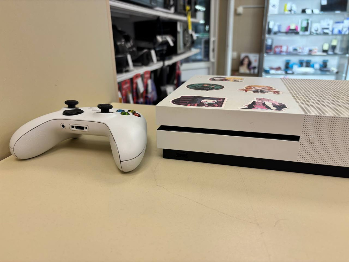 Игровая приставка Xbox One S 1TB