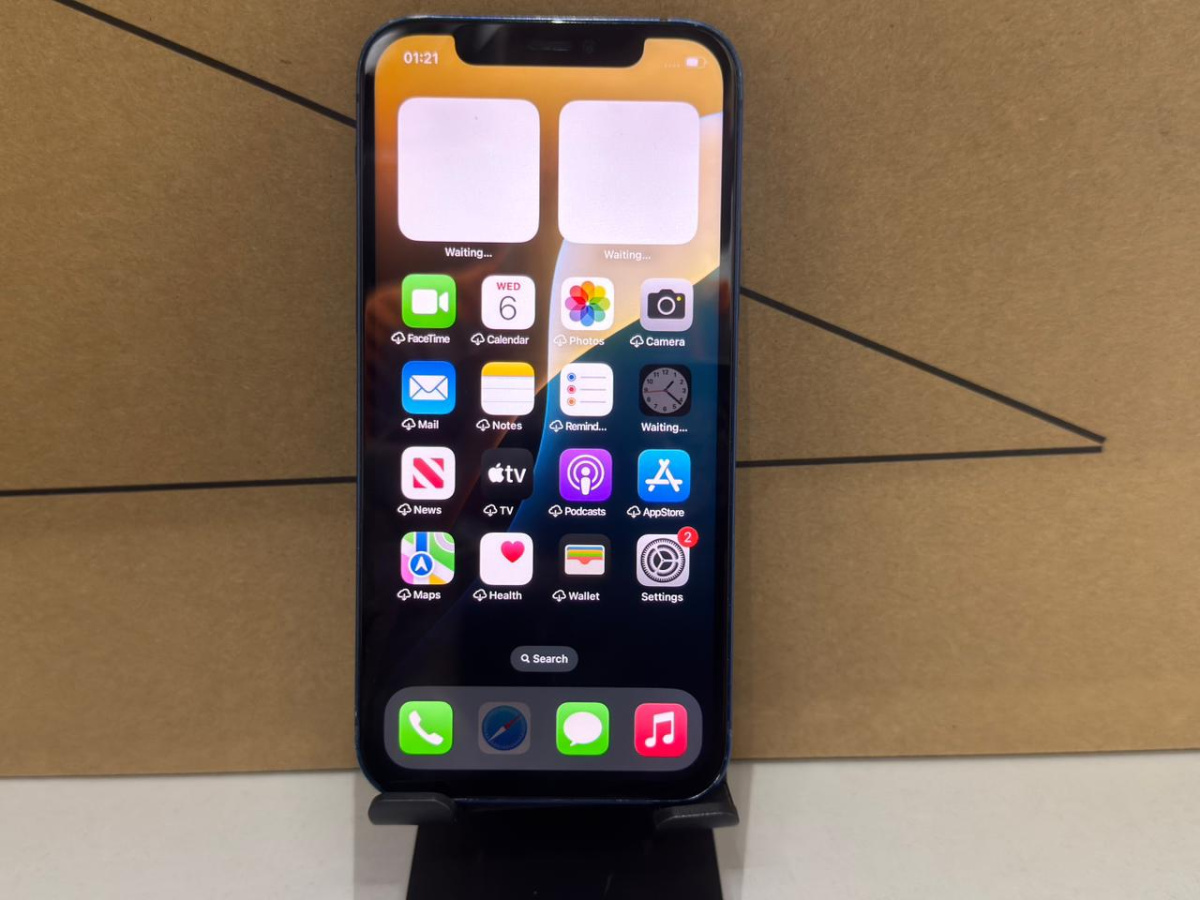 Смартфон Apple iPhone 12 64Gb