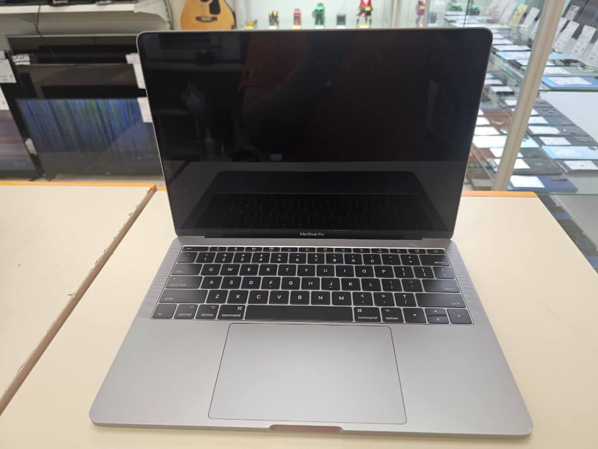 Ноутбук Apple MacBook Pro (13 дюймов, 2017 г., два порта Thunderbolt 3)