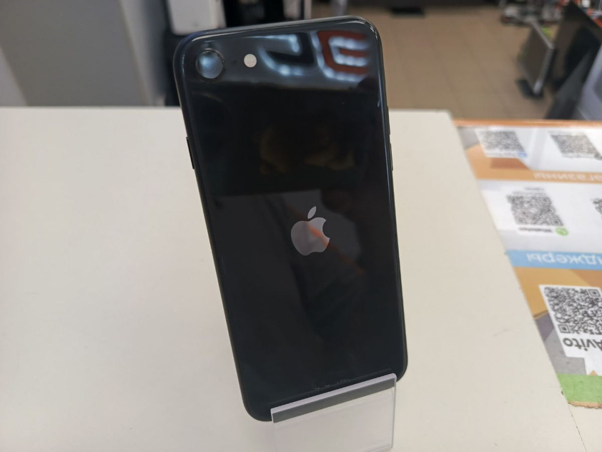 Смартфон Apple iPhone SE 2020 64Gb