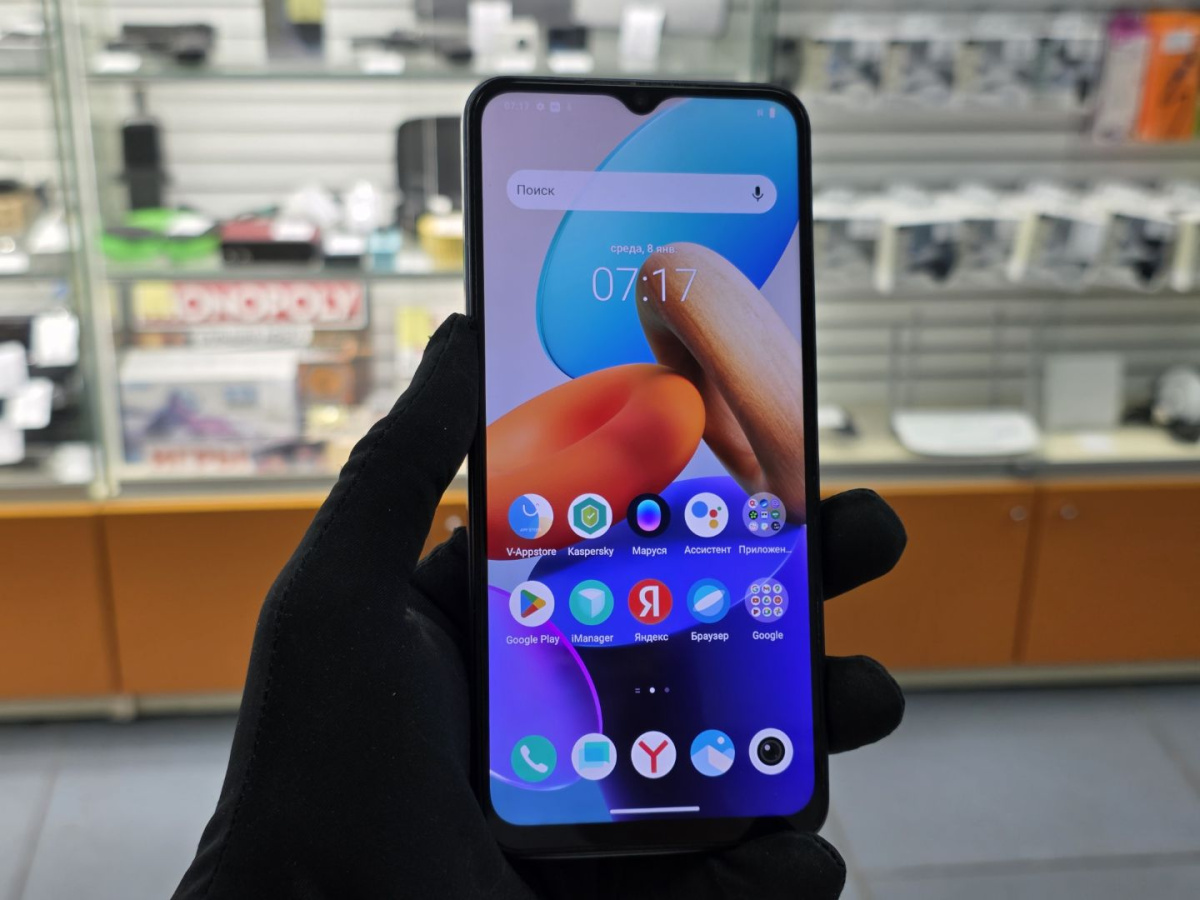 Смартфон Vivo Y35 4/128