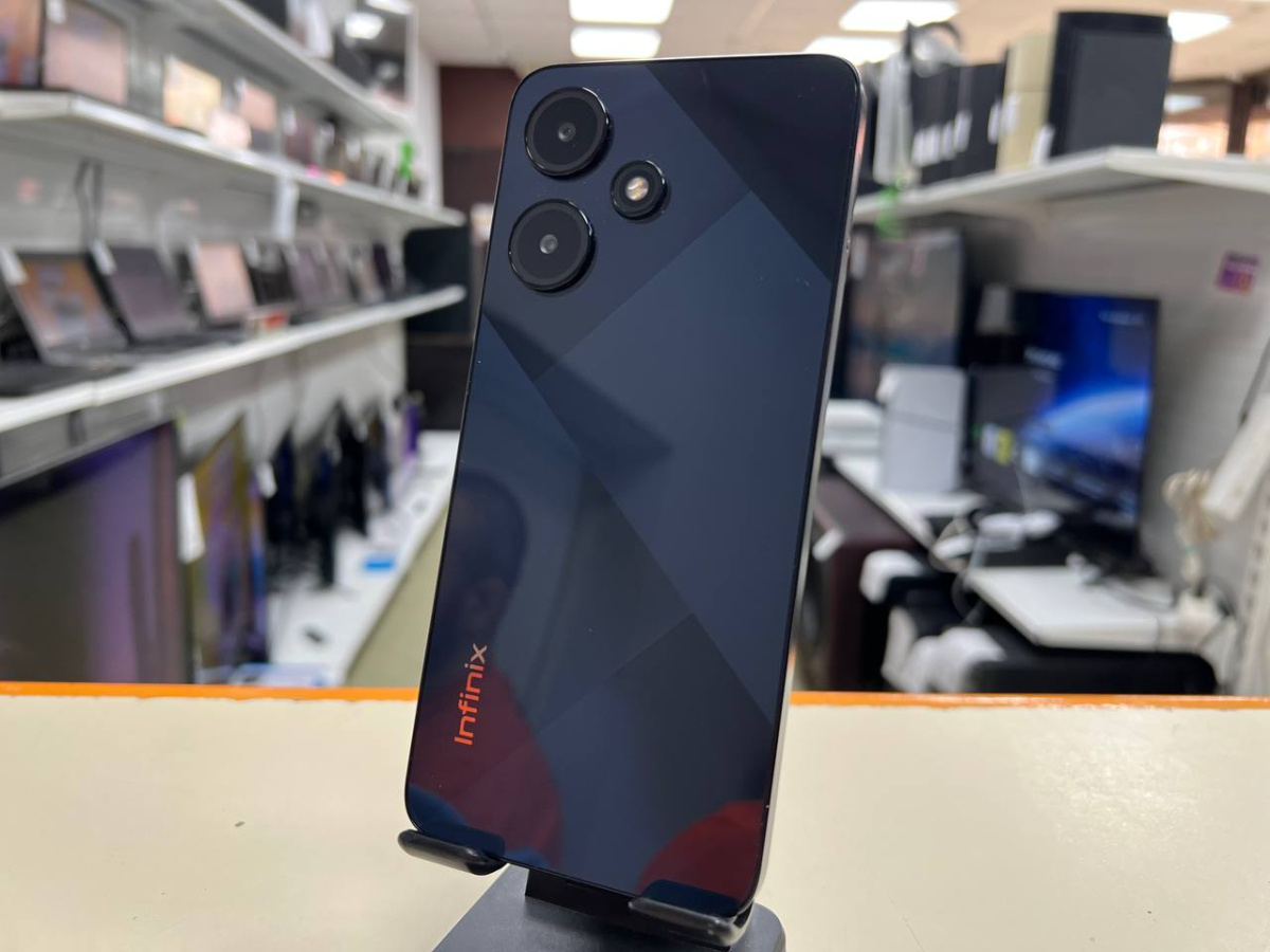 Смартфон Infinix HOT 30i 4/128