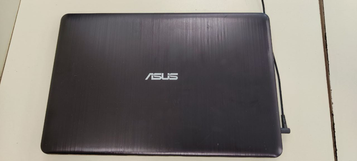 Ноутбук ASUS R540N; Pentium N4200, GeForce 920MX, 4 Гб, 240 Гб, Нет