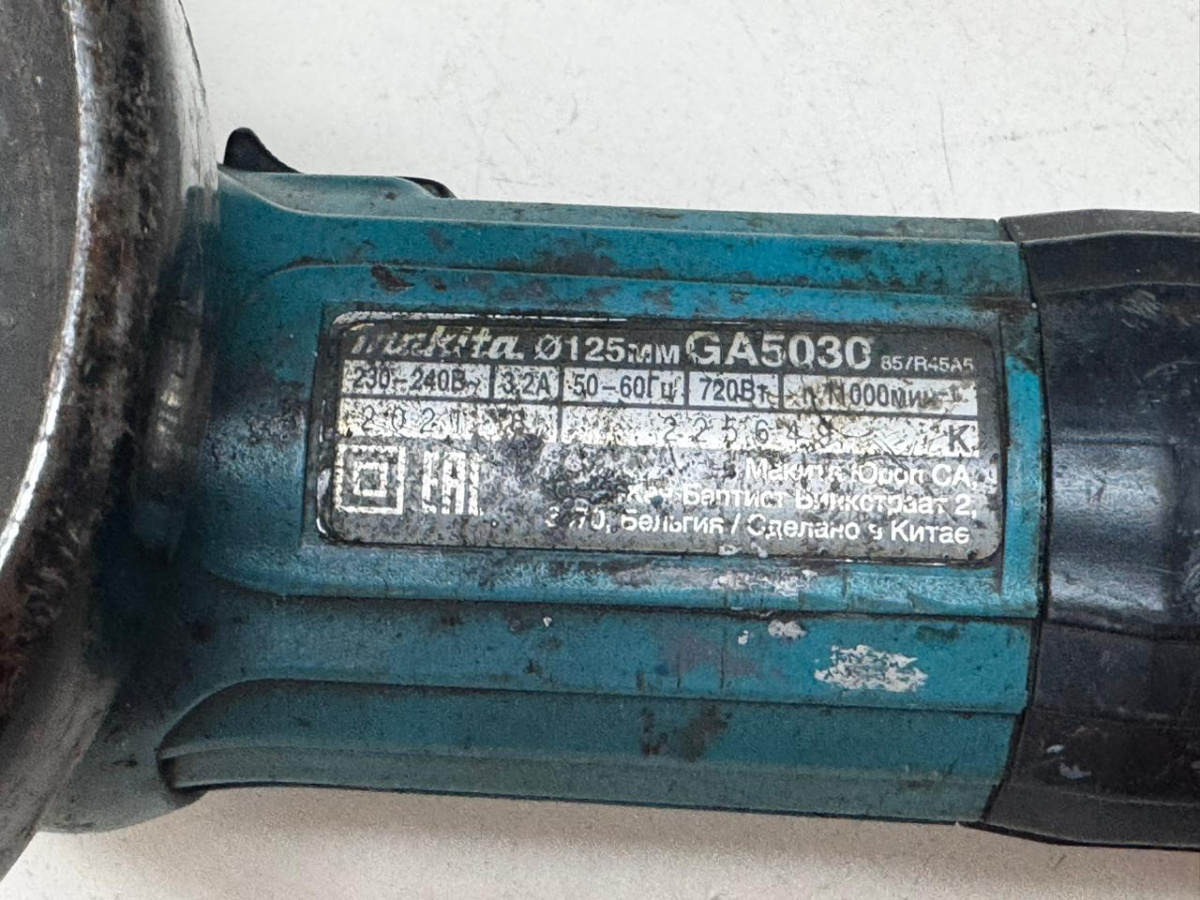 Угловая шлифмашина Makita GA5030