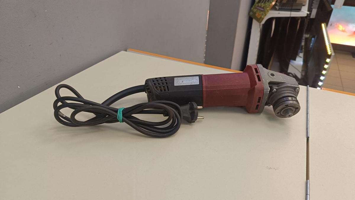 Угловая шлифмашина Зубр УШМ-125-1005