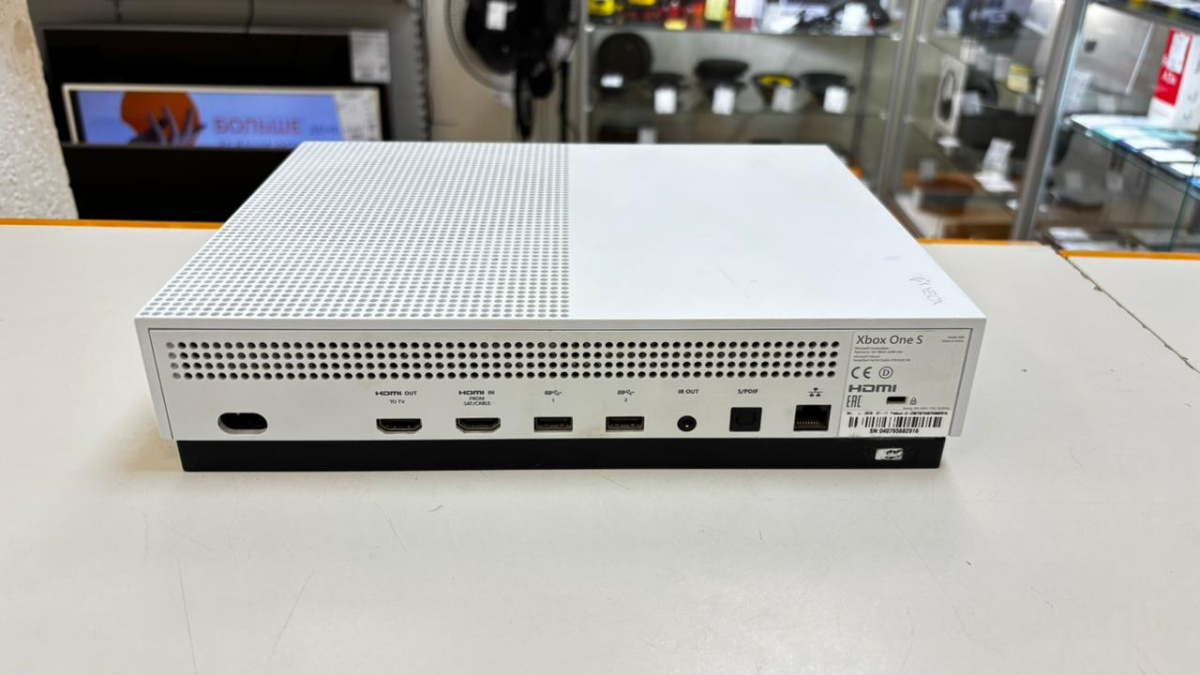Игровая приставка Xbox One S 500Gb Игровая приставка Xbox One S 500Gb