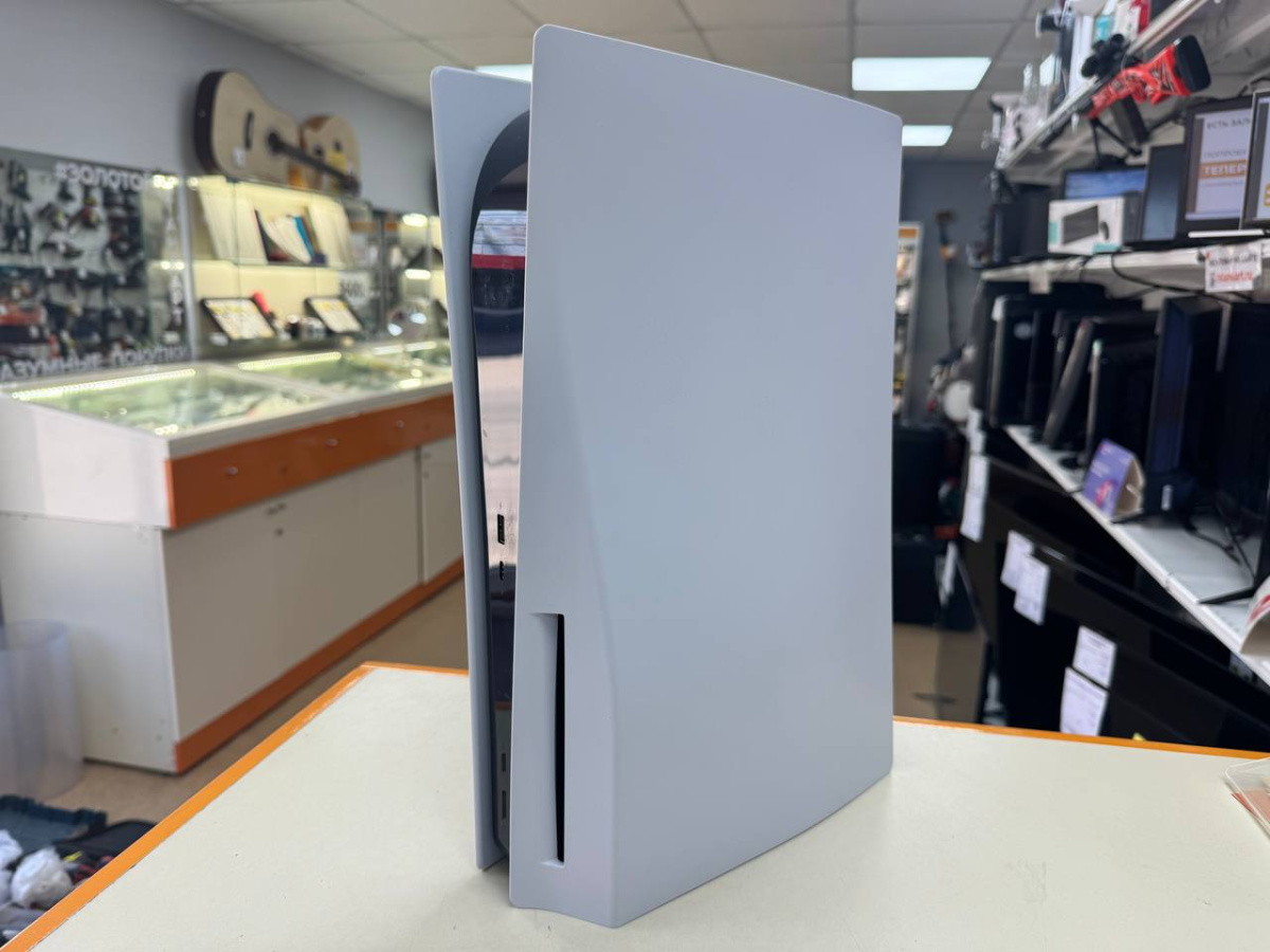 Игровая приставка PlayStation 5 825Gb (С дисководом)