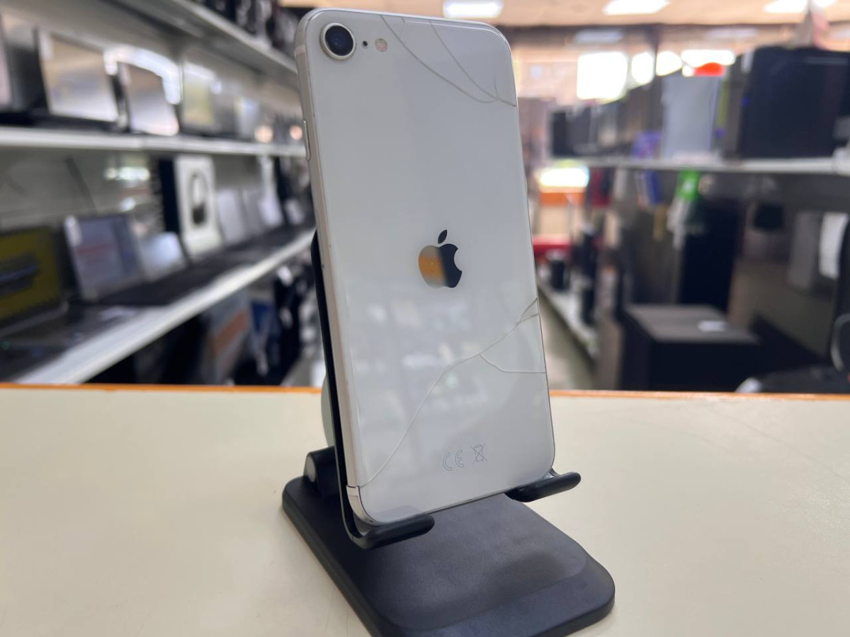 Смартфон Apple iPhone SE 2020 128Gb