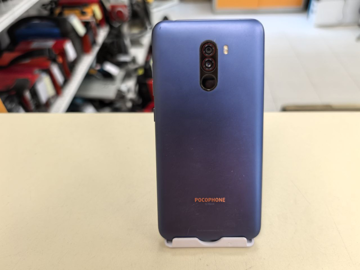 Смартфон Xiaomi Pocophone F1 6/64