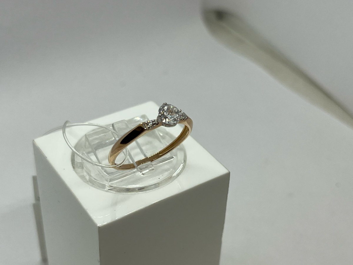 КОЛЬЦО С КАМНЯМИ (Au 585)