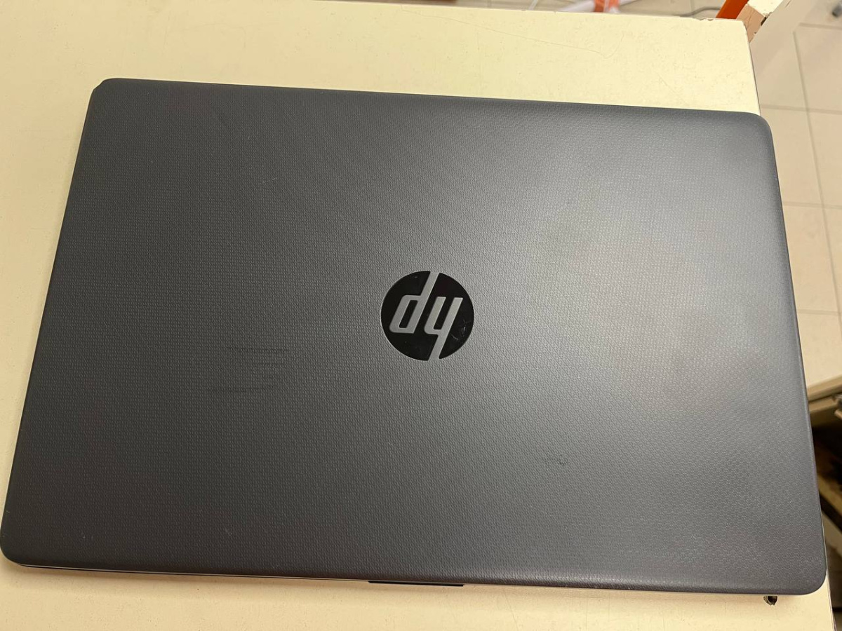 Ноутбук HP; AMD 3020e, Radeon, 8 Гб, 240 Гб, Нет