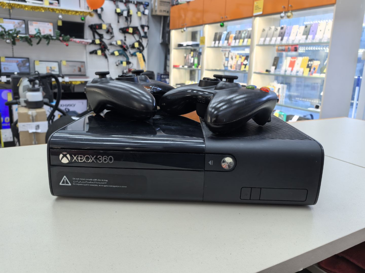 Игровая приставка Xbox 360 E