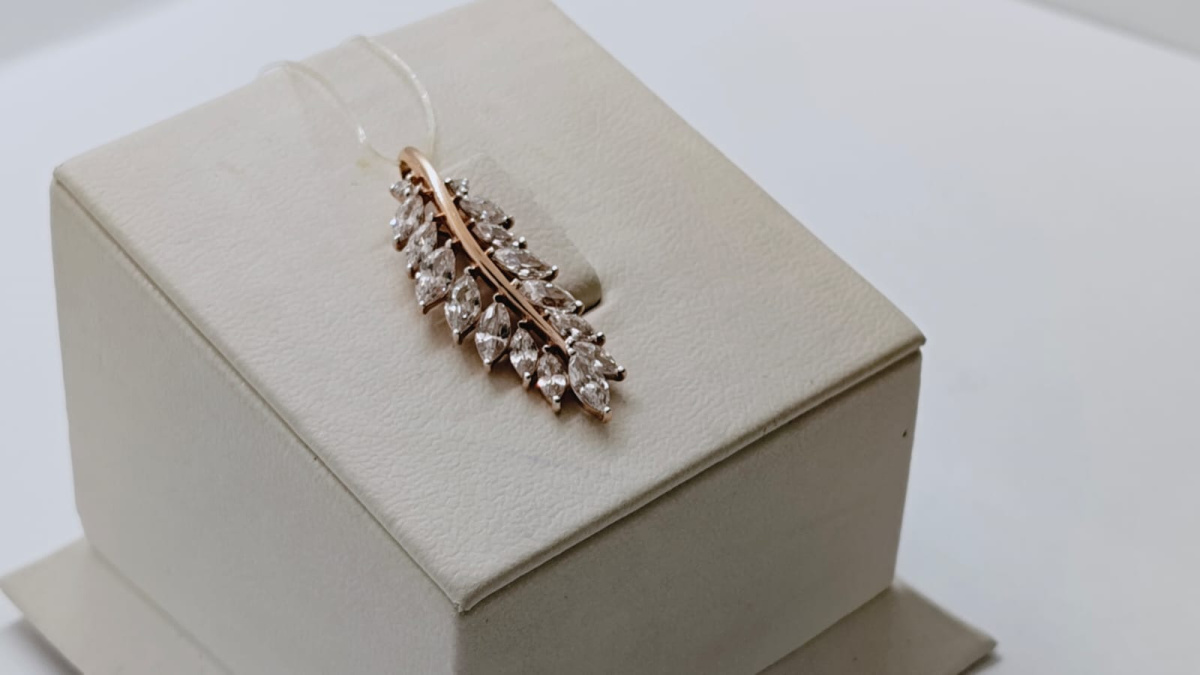 ПОДВЕСКА С КАМНЯМИ (Au 585)