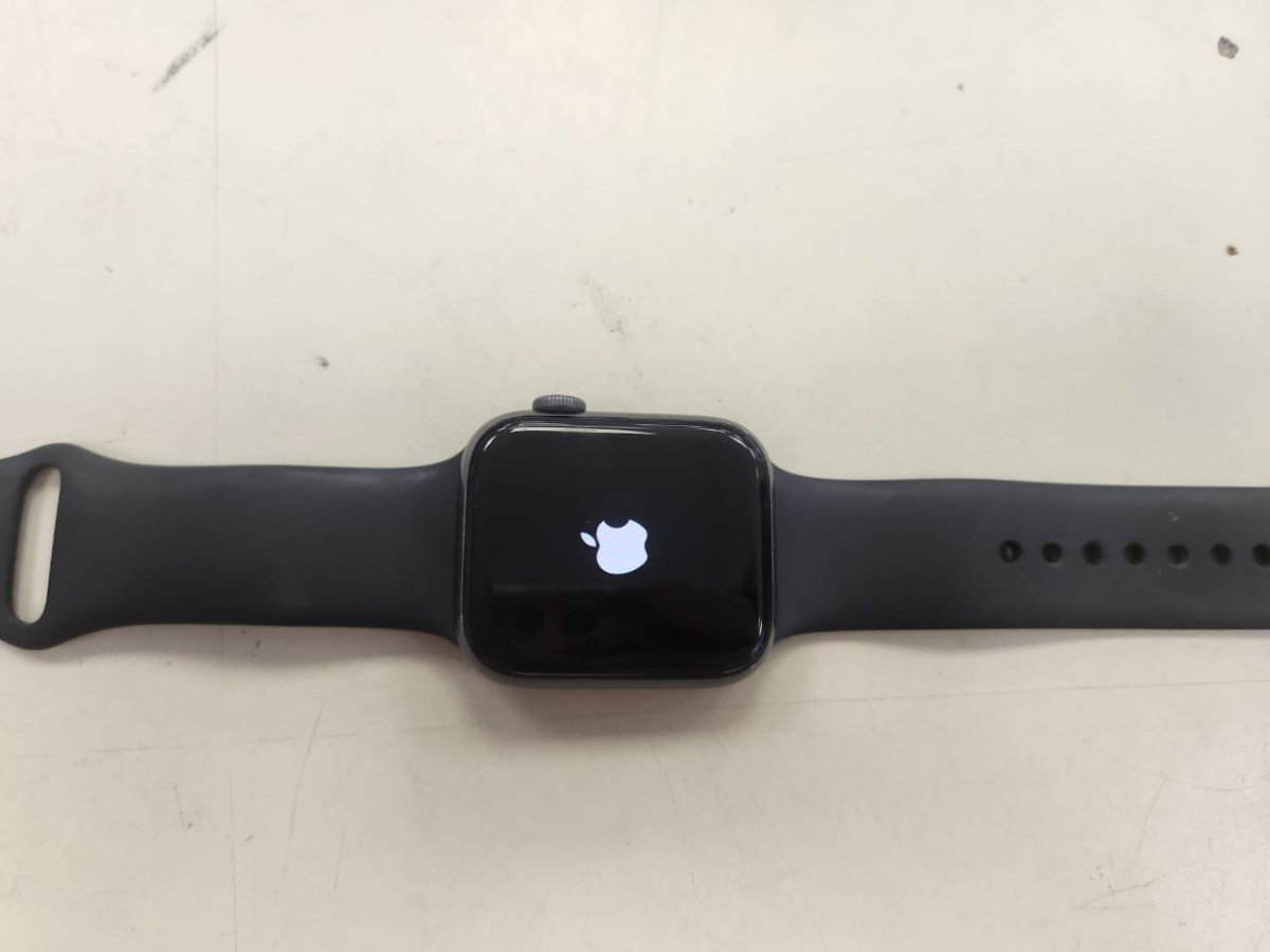 Смарт-часы Apple Watch Series 4 44 мм