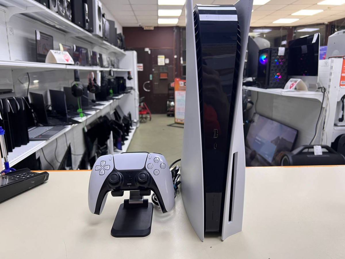 Игровая приставка PlayStation 5 825Gb (С дисководом)