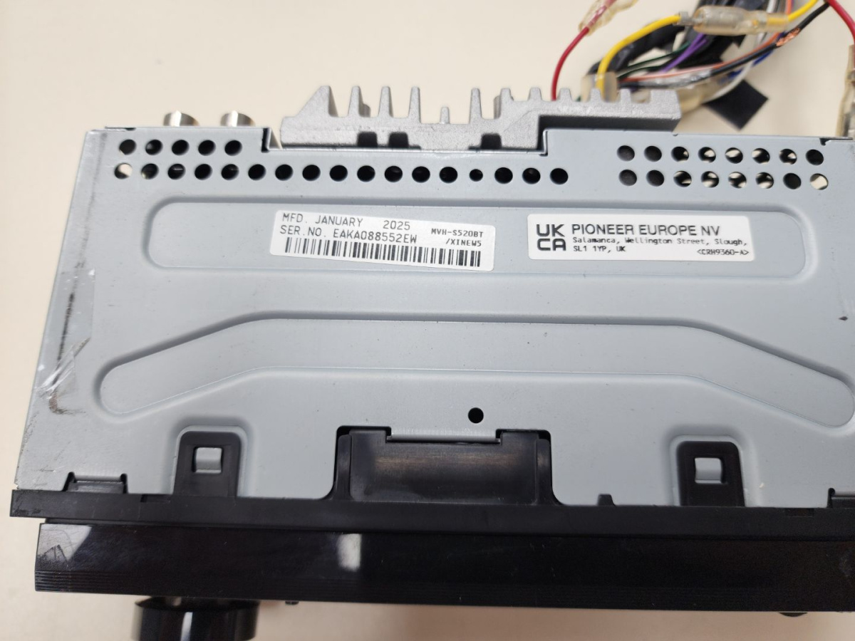 Автомагнитола Pioneer MVH-S520BT