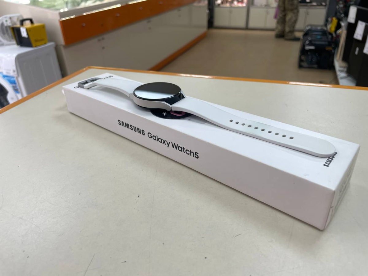 Смарт-часы Samsung Galaxy Watch 5 44mm