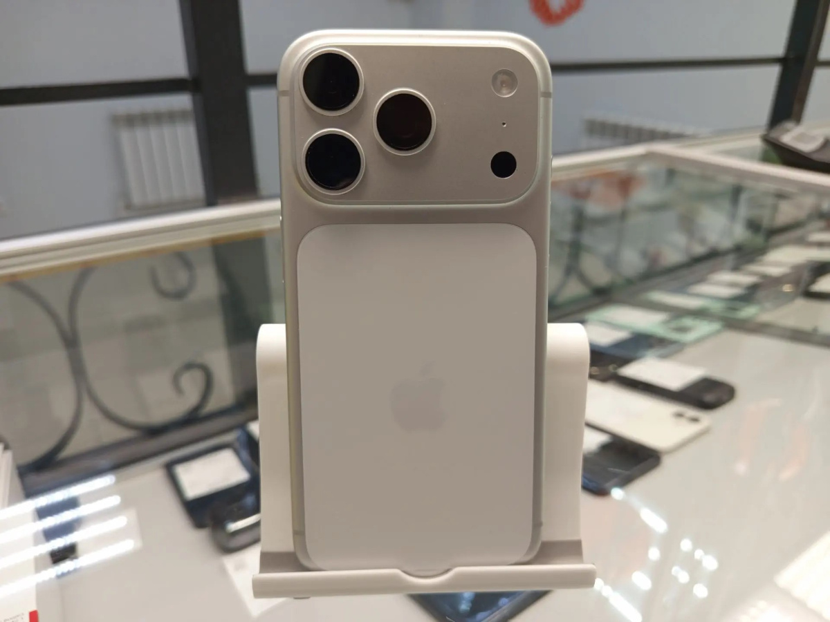 Смартфон Apple Iphone 17 Pro 256Gb
